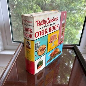 1961 Vintage Betty Crocker New Picture Cook Book Binder 1st Edition 5th Printing
